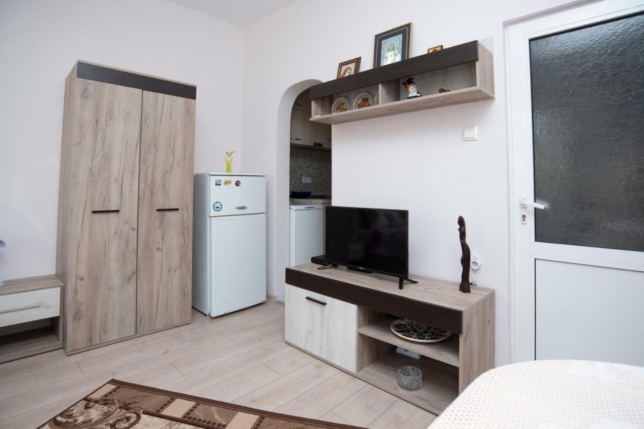 Lynn'S Oasis-Ocean Touch In Core Downtown Apartamento Burgas Exterior foto