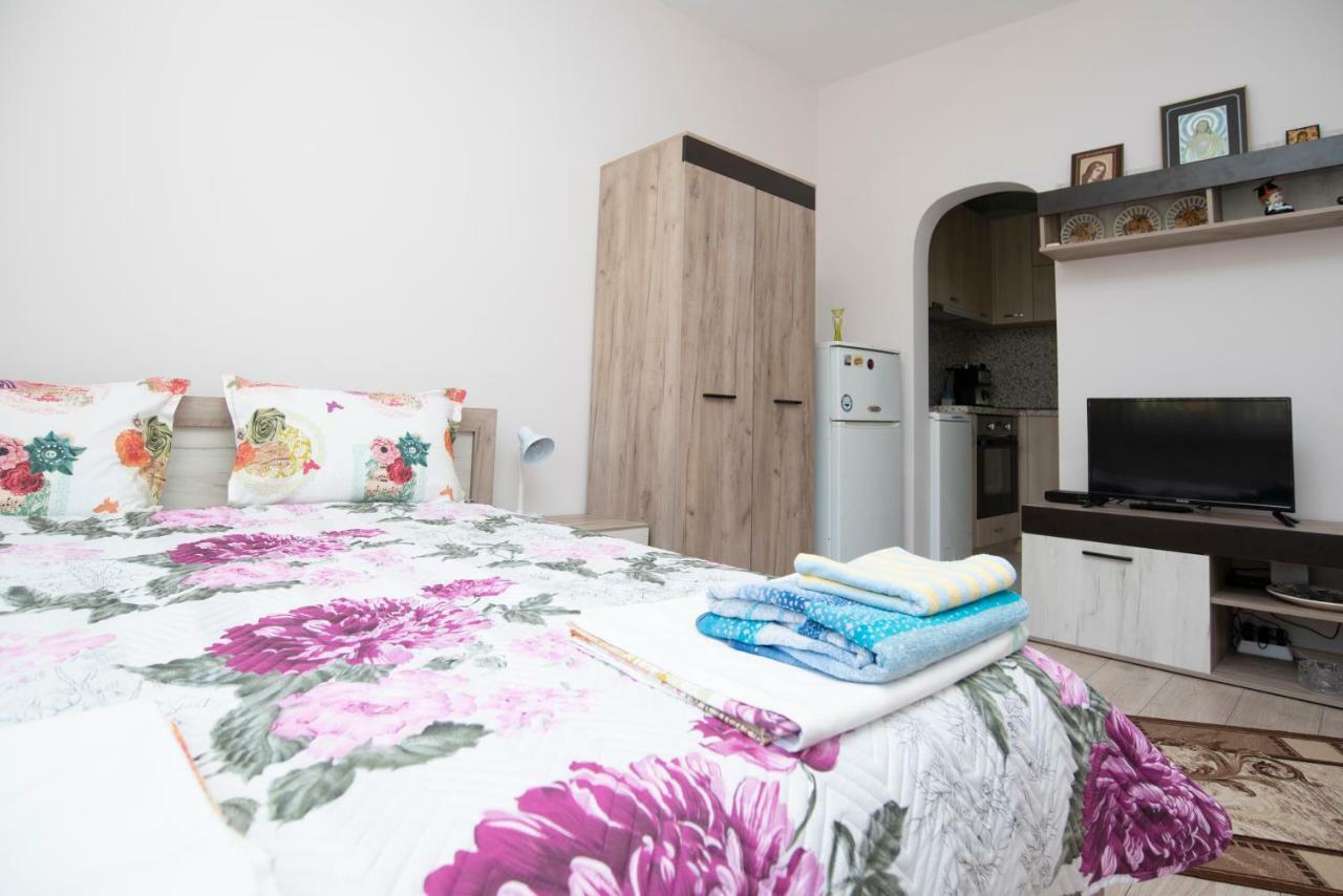 Lynn'S Oasis-Ocean Touch In Core Downtown Apartamento Burgas Exterior foto