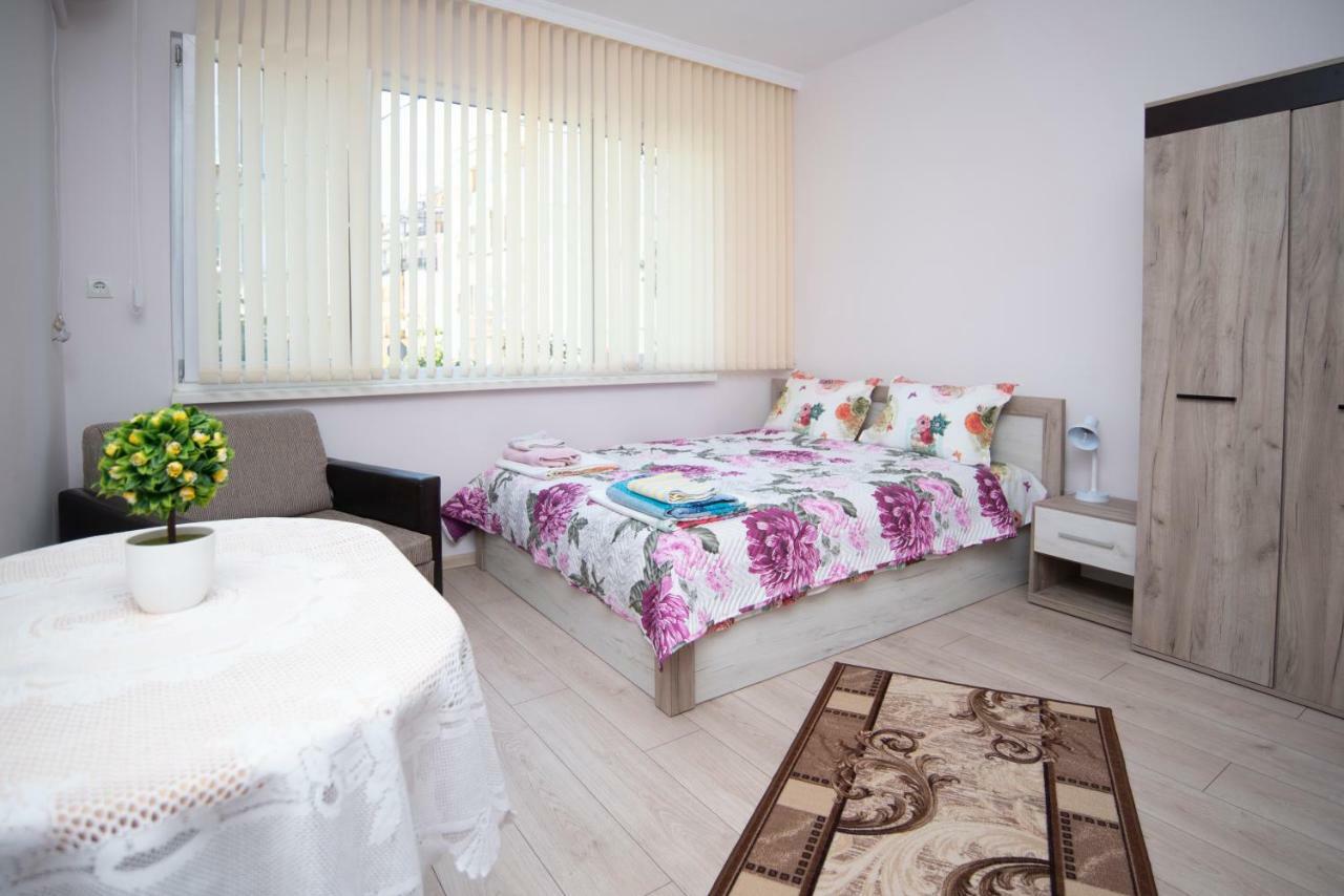 Lynn'S Oasis-Ocean Touch In Core Downtown Apartamento Burgas Exterior foto